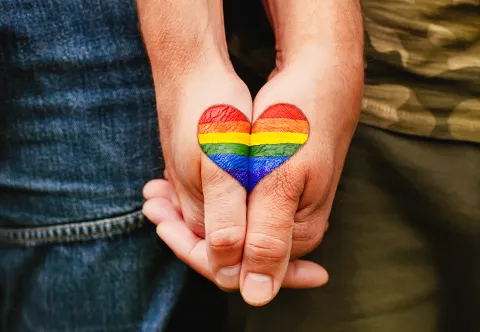 "El odio sigue presente": Alejandro Viedma reflexionó sobre la homofobia presente en la sociedad actual Hoy se conmemora el Día Internacional contra la Discriminación por Orientación Sexual e Identidad de Género.