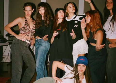 De Ursula Corberó a Emilia Mernes: quiénes fueron a la íntima fiesta de Nathy Peluso en Buenos Aires Las invitadas a la Grasa Session de Nathy Peluso