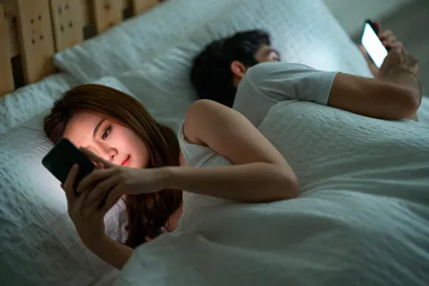 Qué es el cushioning en las relaciones y por qué alerta a especialistas Los “cushions” o “almohadones” son considerados como amortiguadores ante una posible ruptura para evitar quedarse solos/as.