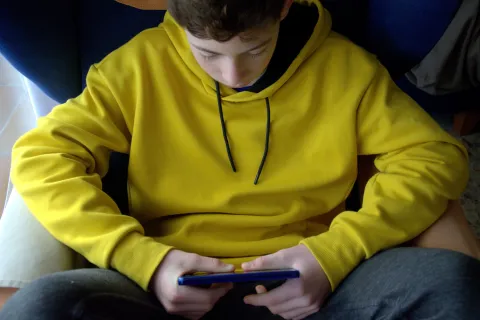 Alerta por la "nueva droga" que atrapó a los jóvenes.