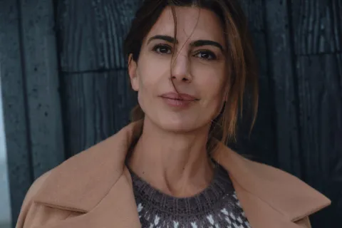 Juliana Awada y el abrigo tendencia del 2024, diseñado por ella.