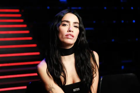 Lali Espósito y su potente discurso contra el lesbicidio: ¿qué son los mensajes de odio y cómo evitarlos? Lali Espósito, contra la lesbofobia.
