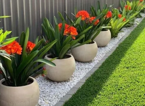 Ideas fáciles para decorar tu jardín con piedras y madera patio-abre.jpg