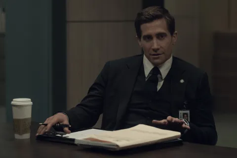 Estrenos de junio: 7 series que llegan al streaming y que no deberías perderte Jake Gyllenhaal es el protagonita de Presumed Innocent, de Apple Tv+.