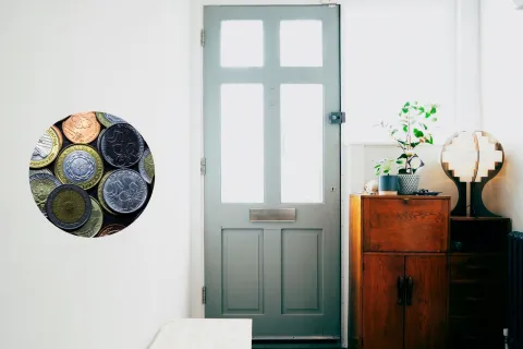 Rituales para la abundancia: qué significa poner una moneda en la puerta de tu casa Qué significa poner monedas en la puerta de tu casa.