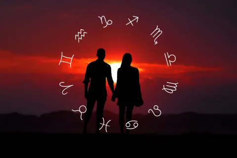Horóscopo del amor del 5 al 7 de julio: ¿cómo viene tu signo en el romance y el sexo este fin de semana? Pareja con rueda de signo zodiacal.