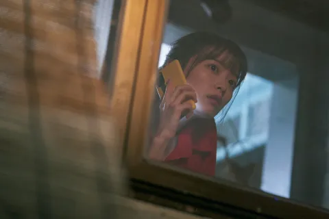 Está disponible en Netflix, dura solo 2 horas y es uno de los mejores thrillers que podés ver Identidad desbloqueada, la película coreana de misterio que te enganchará hasta el final.