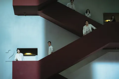 Netflix estrenó la serie coreana que deberías ver si sos fanático de Squid Games The 8 Show está disponible en Netflix.