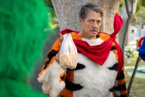 Hugh Grant, una de las tantas caras conocidas de Sin glasear.