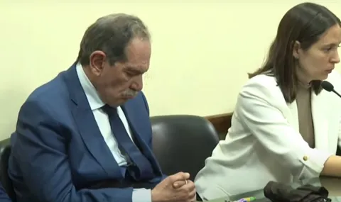 José Alperovich: condenaron al exgobernador a 16 años de prisión por el delito de abuso sexual José Alperovich en el momento de su condena por abuso sexual.