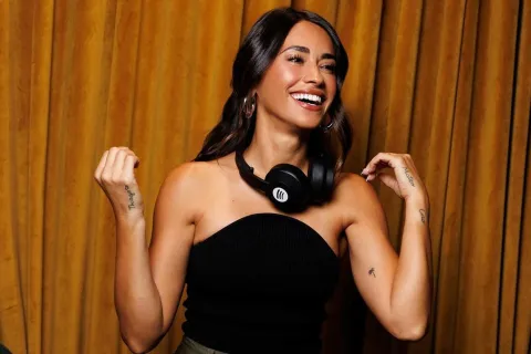 Antonela Roccuzzo apostó por un outfit moderno y canchero para dar una noticia impensada Antonela Roccuzzo lució un estilismo muy fashionista e hizo un anuncio que sorprendió a todos sus seguidores