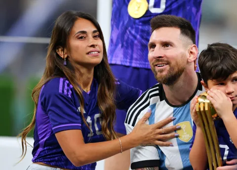 Antonela Roccuzzo y Lionel Messi quieren tener una hija: "...estamos buscando" Antonela Roccuzzo y Lionel Messi en Qatar 2022.