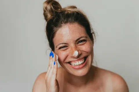 Estas son las 3 máscaras caseras ideales para aumentar el colágeno de la piel Se estima que a partir de los 25 años el cuerpo comienza a producir menos colágeno
