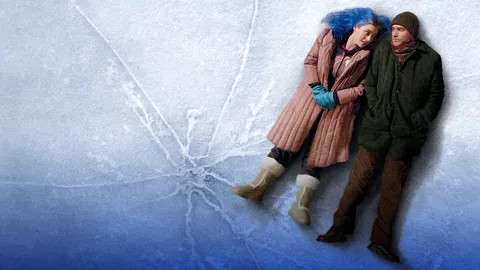 En Netflix, Prime Video y Max: 10 películas de amor para ver en pareja Kate Winslet y Jim Carrey en la inolvidable película romántica "Eterno resplandor de una mente sin recuerdos".