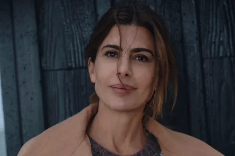 Juliana Awada tiene el abrigo tendencia, ideal para el otoño: ¿cómo lookearlo? Juliana Awada y otro lookazo de su cápsula personal, diseñada por ella misma.