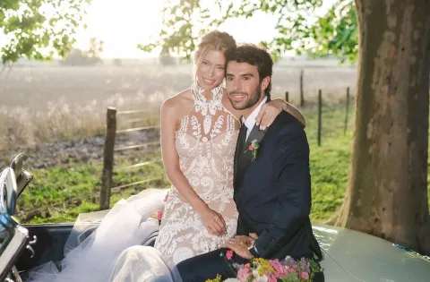 Nicole Neumann y Manu Urcera felices: nació Cruz, el primer hijo de la pareja Nicole Neumann y Manu Urcera el día de su boda.