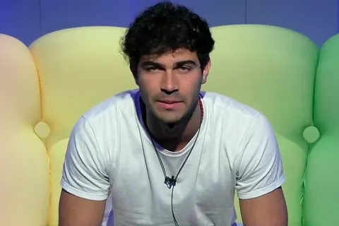 Gran Hermano: tras la eliminación de Martín Ku, volvió el teléfono rojo a la casa Nicolás se salvó de la eliminación en Gran Hermano.