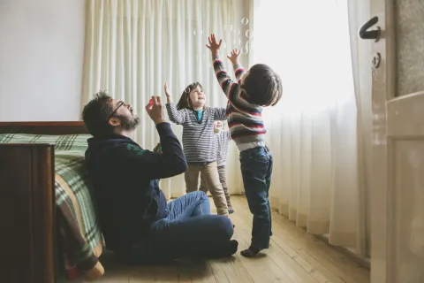 El desafío de ser papás hoy: lo que aprendimos y lo que nos falta El desafío de ser papás hoy.
