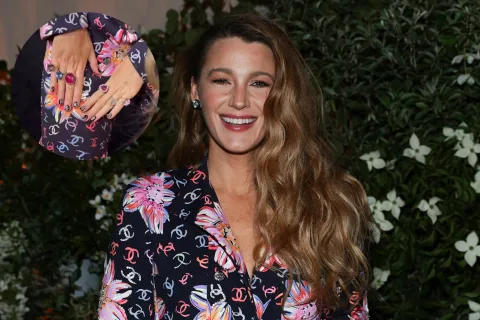 Maximalist flower nail art: la tendencia que impuso Blake Lively con su último look Blake Lively impuso tendencia con su maximalist flower nail art.