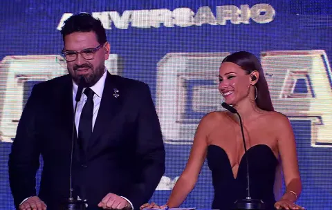 Premios Olga: los mejores momentos de la fiesta del streaming de Migue Granados Damián Betular y Pampita conduciendo los Premios Olga.