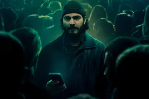 Netflix: recién se estrena y es una de las series favoritas de la plataforma Se trata de una de las producciones más esperadas de 2024. Esta serie que recién se estrenó ya se posiciona como insuperable y favorita del streaming.