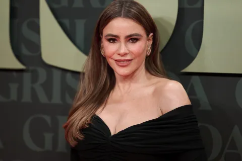 Plan de entrenamiento: así es la rutina de ejercicios de Sofía Vergara, la actriz de Modern Family Sofía Vergara en la premiere de Griselda en Madrid, España.