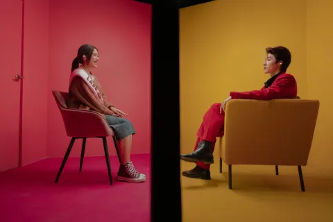 Está disponible en Netflix, tiene solo 6 episodios y lleva a comedia la dinámica de Squid Games escena de ready, set, love, la serie tailandesa de Netflix.