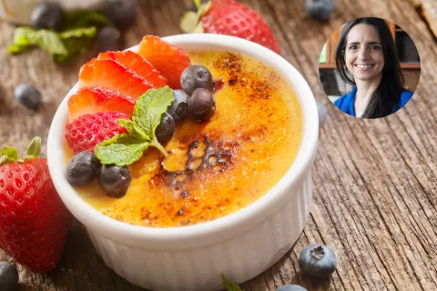 Crème brûlée: una receta fácil de Paulina Cocina y opciones de restaurantes donde probarla Crème Brûlée de Paulina Cocina.