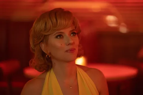 Cines argentinos: 5 películas imperdibles que estrenan durante julio Scarlett Johansson en Fly Me To The Moon.