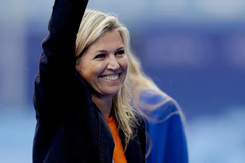 Máxima Zorreguieta combinó un vestido tendencia 2025 con el calzado furor de la temporada Máxima Zorreguieta