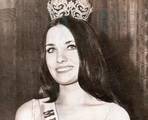 María del Carmen Sabaliauskas, de Miss Argentina a piloto de Aerolíneas Argentinas Coronas y alas: El viaje de María del Carmen Sabaliauskas desde los concursos de belleza hasta los cielos del mundo