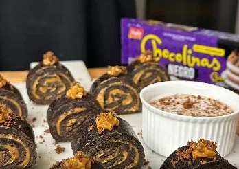 Sushi de chocotorta: una versión de una de las tortas más ricas que hay Sushi de chocotorta, una receta de Ailin Tokman.
