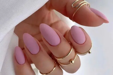 Los 10 mejores diseños de uñas que combinan con todo Los clásicos marrones y nudes también serán referentes en la colorimetría de moda
