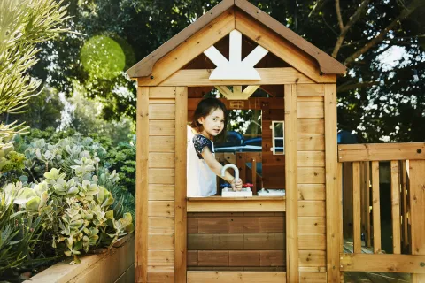 Casas de madera para niños: ideas fáciles para diseñarlas La casa de madera es uno de los regalos infantiles más esperados.