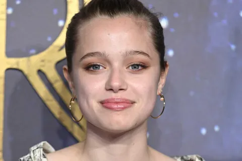 Shiloh, hija de Brad Pitt y Angelina Jolie, renunció oficialmente al apellido de su padre La joven de 18 años habría contratado a su propio abogado para llevar el caso sin el conocimiento de su madre