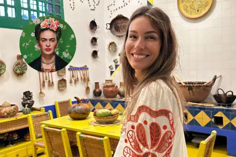 Pampita visitó la Casa Azul de Frida Kahlo y deslumbró con su look en vestido mexicano Pampita en México.