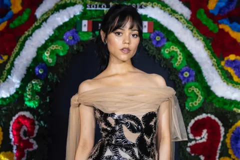 Jenna Ortega conquista en las red carpets de Beetlejuice 2: sus mejores looks Foto de Jenna Ortega.