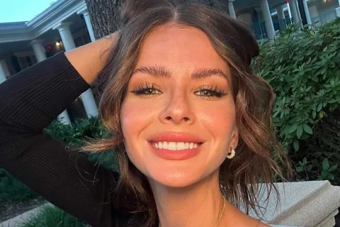 La China Suárez con pestañas XXL y labios color nude