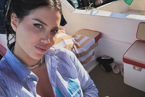 Wanda Nara se luce en las playas de México con el accesorio que será furor en el verano Wanda Nara durante sus vacaciones.