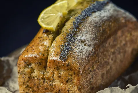Navidad: budín de limón sin TACC con un toque de amapolas que le da una textura única budin de limón