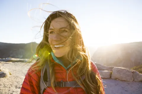 Trekking cerca de CABA: un cerro a 1240 metros de altura en plena llanura bonaerense Atardecer desde la cumbre: El sol se despide regalando un espectáculo de colores inolvidable