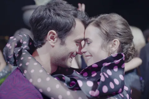 Emily in Paris: quiénes son los nuevos actores y el interés amoroso en la temporada 4 Eugenio Franceschini y Lily Collins en la parte 2 de la temporada 4 de Emily in Paris.