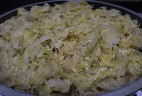 "Oro blanco": el chucrut, el probiótico natural perfecto para cuidarse durante la menopausia Chucrut, un plato fermentado