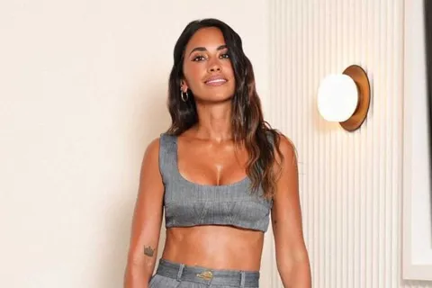 Alerta tendencia 2025: el look de dos piezas de Antonela Roccuzzo y su cartera de lujo Antonela Roccuzzo publicó un outfit que anticipa las tendencias del 2025 con un accesorio que es el elegido de las famosas.
