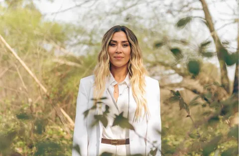 La sorpresa que se llevó Jimena Barón al visitar la tumba de su padre en el cementerio Foto de Jimena Barón.