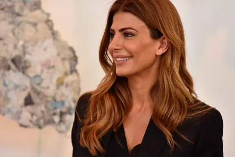 Jean + blazer: la dupla que elige Juliana Awada para un look effortless y trendy Juliana Awada con look total black