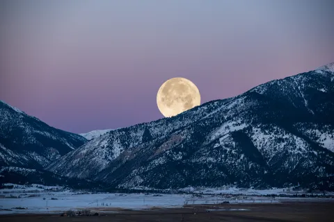 Eclipse de Luna llena del 17 de septiembre de 2024: ¿qué cosas NO hay que hacer este día? Luna llena