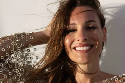 Pampita marca tendencia con la falda globo y deja en claro cómo se usa en esta temporada 2025 Pampita con un look veraniego que será furor