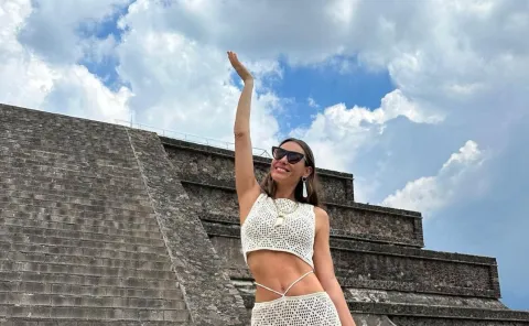 Pampita se convierte en la reina del crochet y te adelanta la tendencia del verano 2025 Foto de Pampita en México.