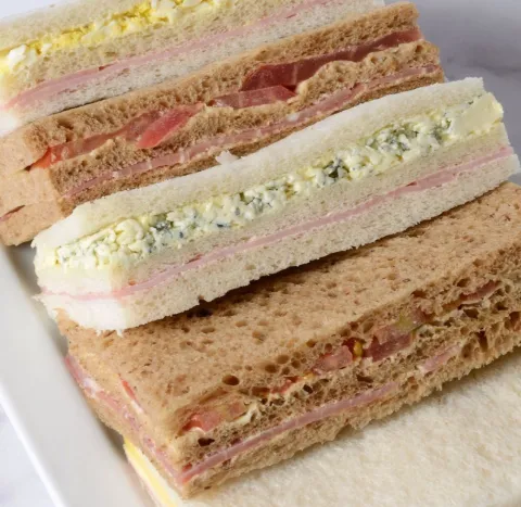 Sándwiches de miga sin harina y sin amasar: una receta fácil y rica para hacerlos en casa No llevan harinas ni se amasan, son los sánwichitos de miga caseros perfectos para quienes comen sin gluten